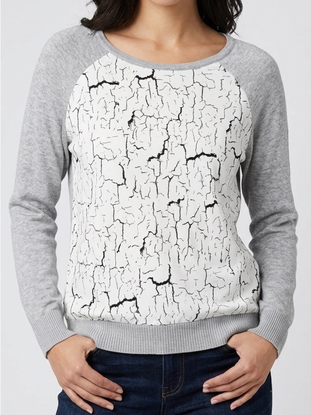 Como Black Crewneck Sweater with Crackle Print Design